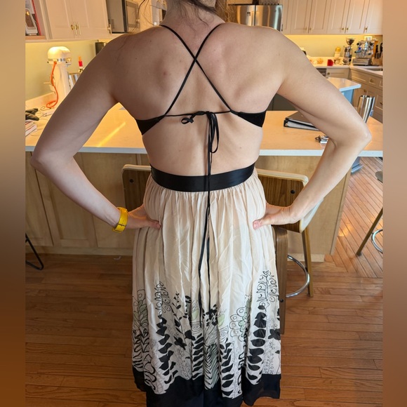 BCBG Max Azria Silk-Contrast Midi Dress EUC - Picture 10 of 11